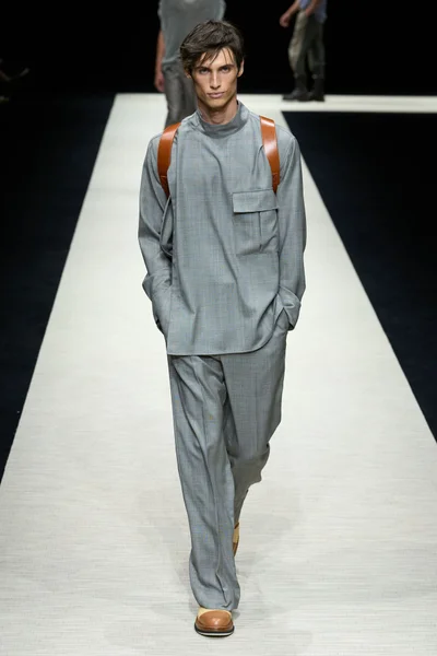 Look 12